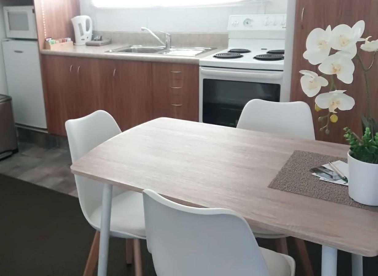 Almond Court Motel 알렉산드라 외부 사진